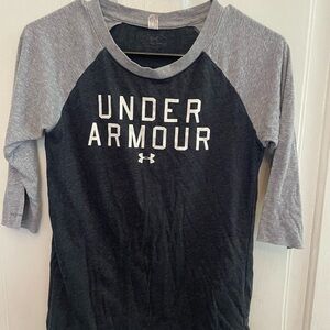 Under Armour women’s Long Sleeve Gray and Black Tee